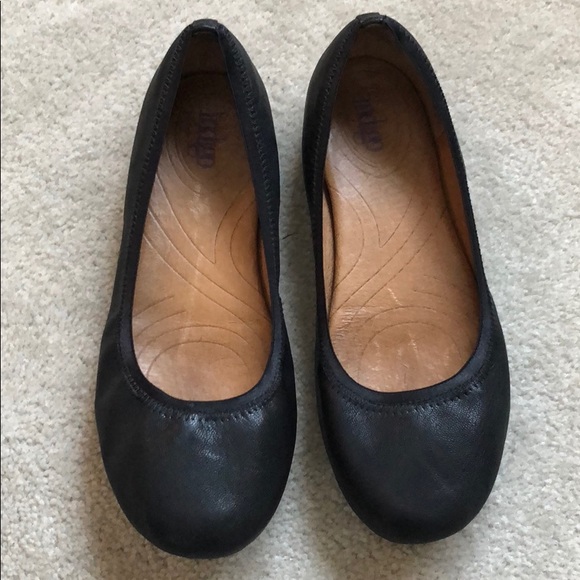 clarks indigo flats